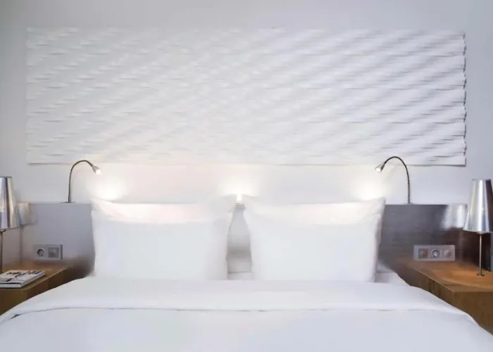 White Sky 26 Hanza Tower Pool Jacuzzi Sauna アパート *