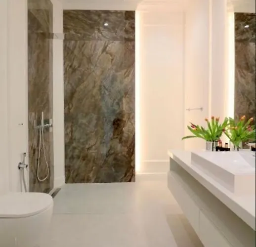 White Sky 26 Hanza Tower Pool Jacuzzi Sauna アパート シュチェチン