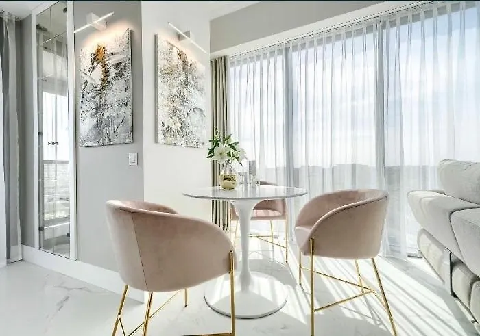 White Sky 26 Hanza Tower Pool Jacuzzi Sauna アパート