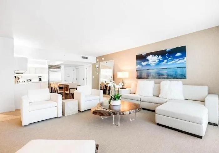 White Sky 26 Hanza Tower Pool Jacuzzi Sauna アパート