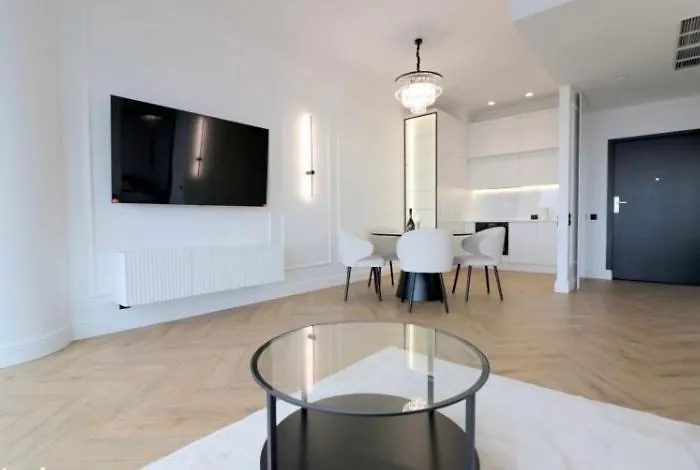 White Sky 26 Hanza Tower Pool Jacuzzi Sauna * シュチェチン