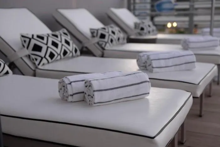 White Sky 26 Hanza Tower Pool Jacuzzi Sauna アパート シュチェチン