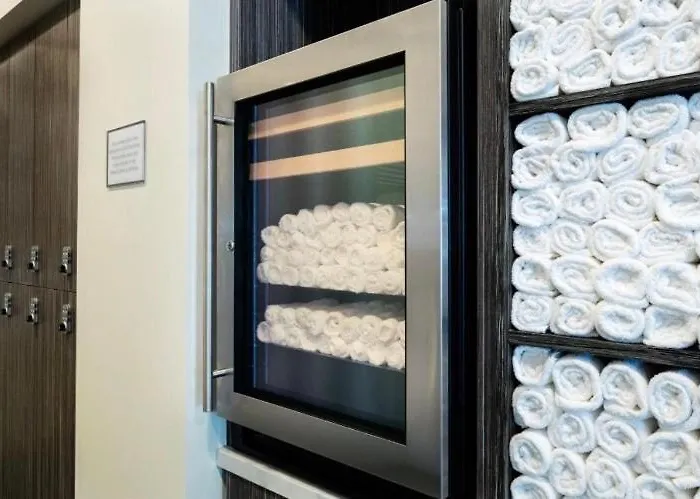 White Sky 26 Hanza Tower Pool Jacuzzi Sauna シュチェチン